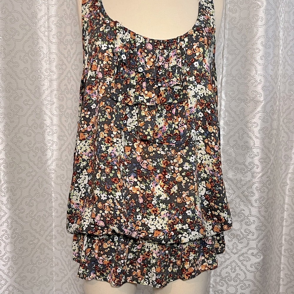 A.N.A. Multicolored ruffle sleeveless top T2